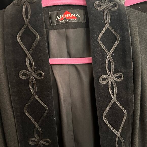 Alorna Vintage Black Coat With Embroidered Trim - Picture 5 of 7
